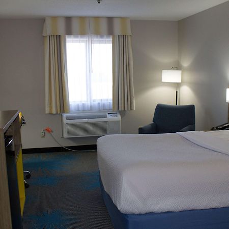 Days Inn By Wyndham Colby Zewnętrze zdjęcie