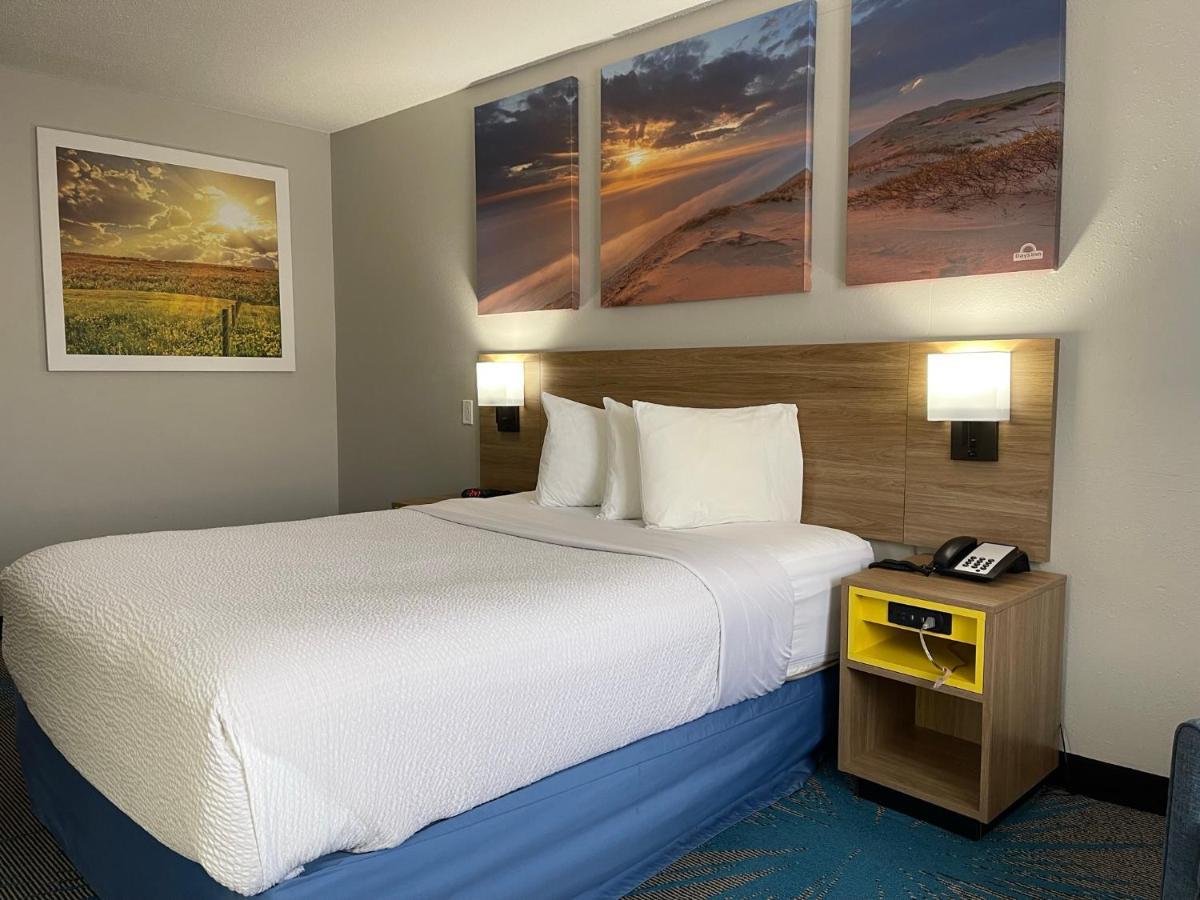 Days Inn By Wyndham Colby Zewnętrze zdjęcie