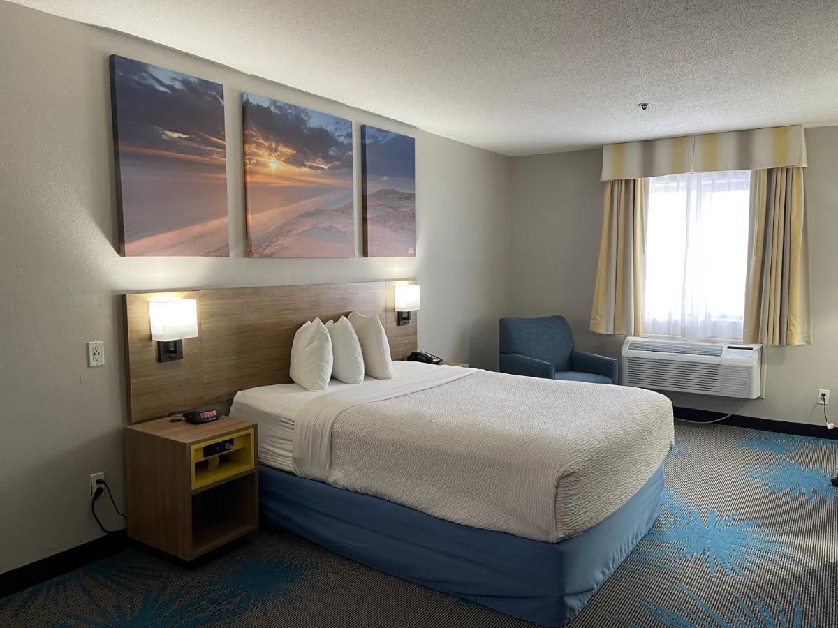 Days Inn By Wyndham Colby Zewnętrze zdjęcie