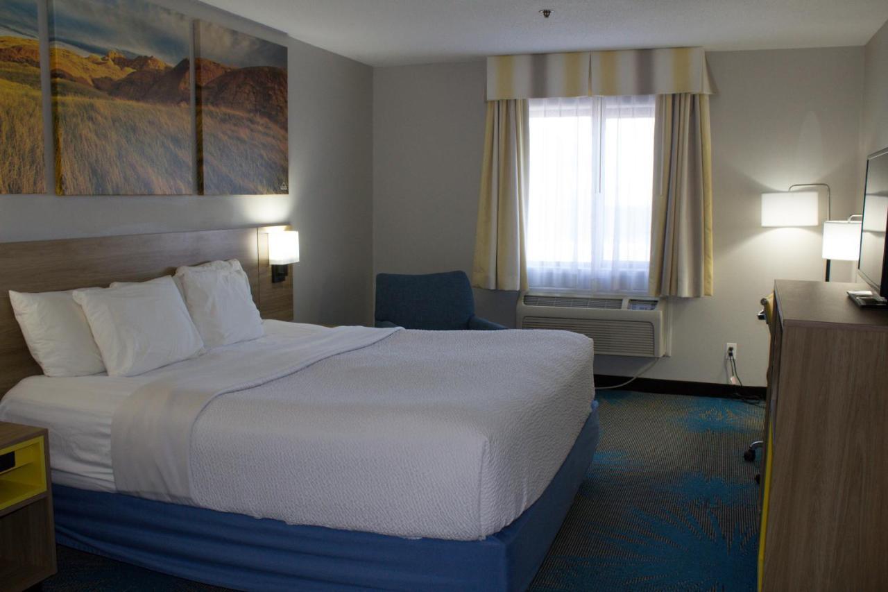 Days Inn By Wyndham Colby Zewnętrze zdjęcie