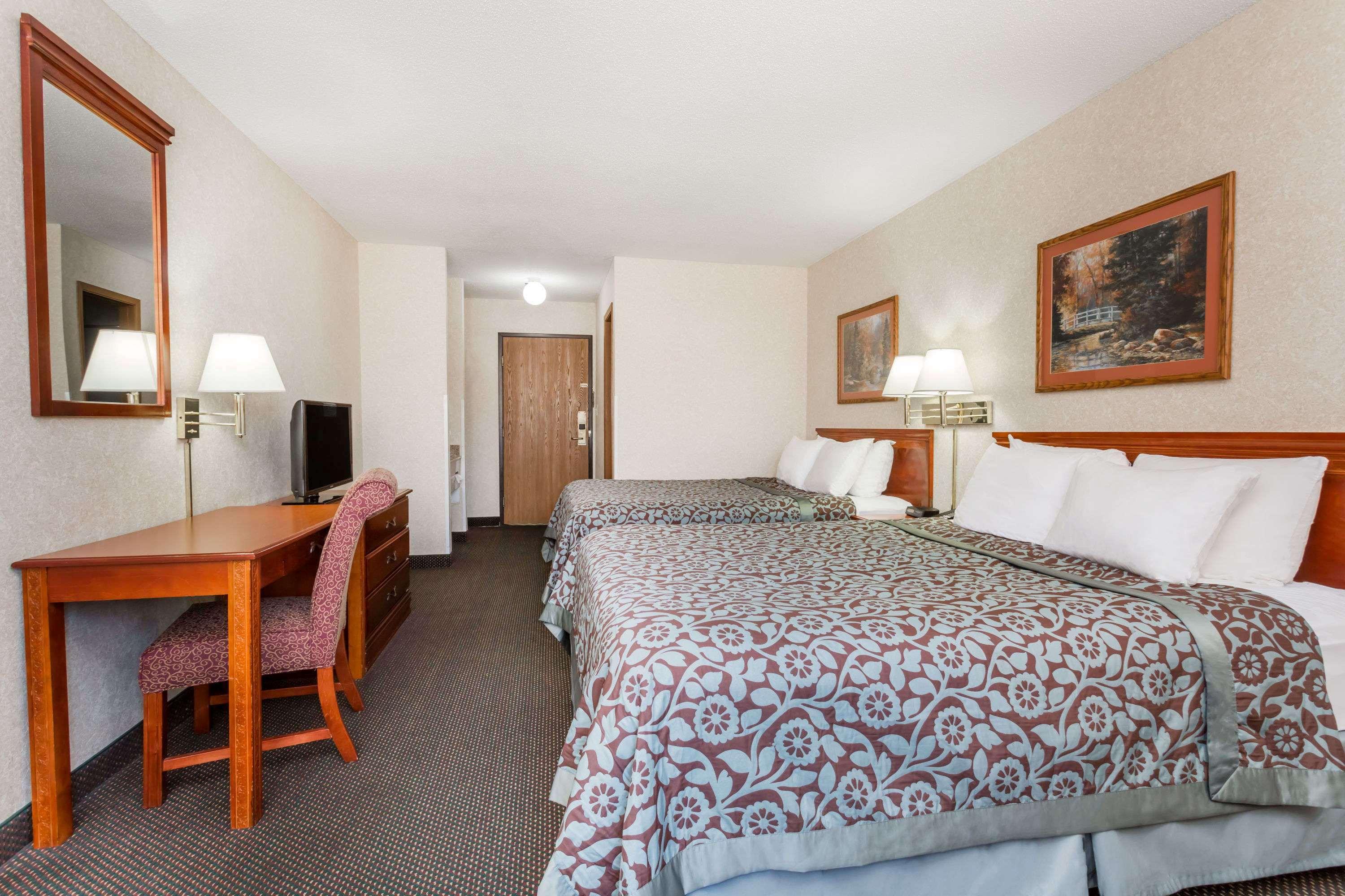 Days Inn By Wyndham Colby Zewnętrze zdjęcie