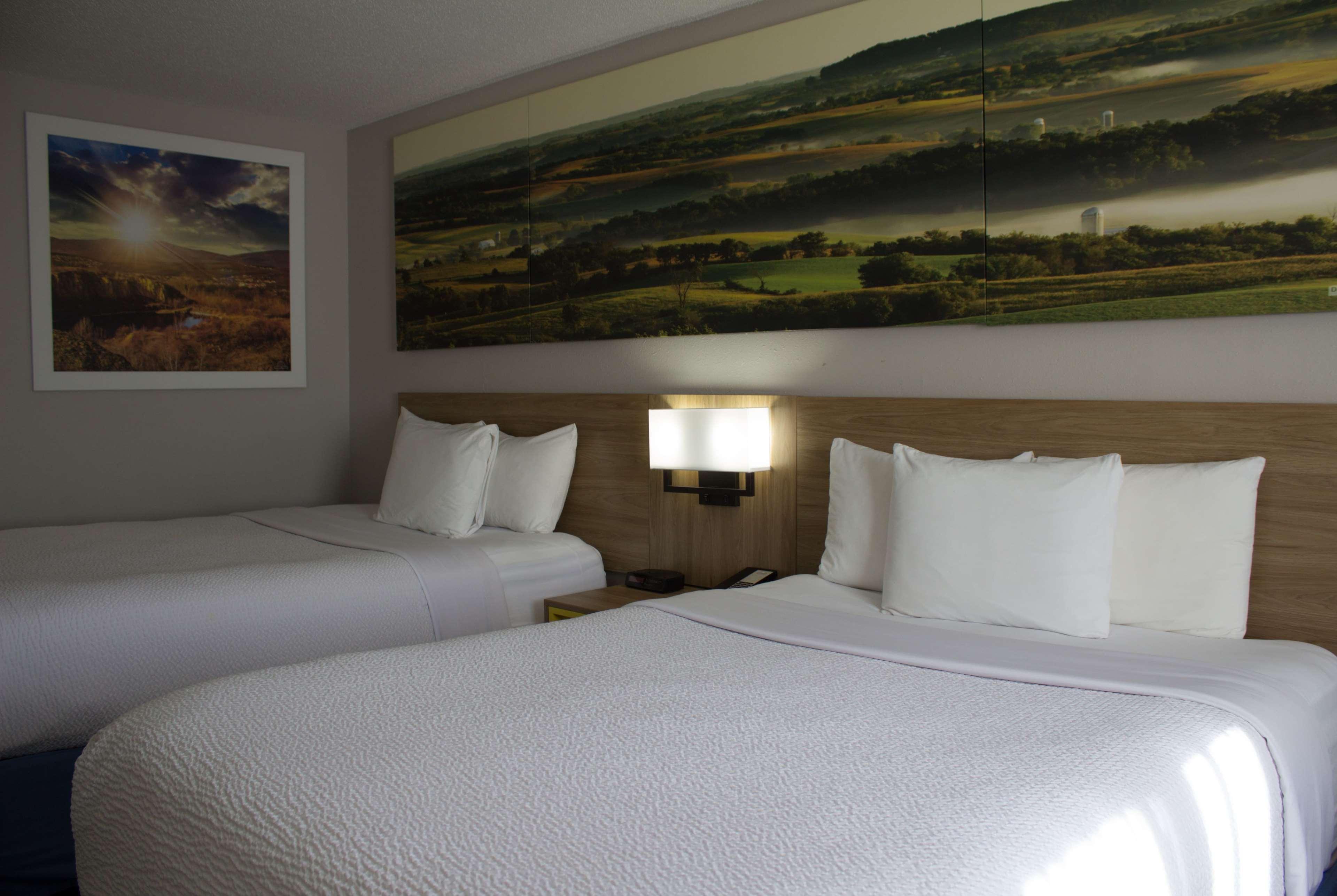 Days Inn By Wyndham Colby Zewnętrze zdjęcie