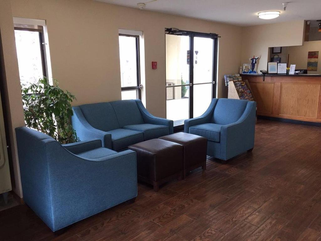 Days Inn By Wyndham Colby Zewnętrze zdjęcie